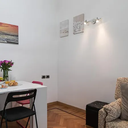 Italianway Comfort - Cornalia 24 Апартаменты *